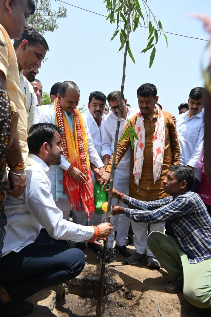 Madan Rathore planted trees on World Environment Day