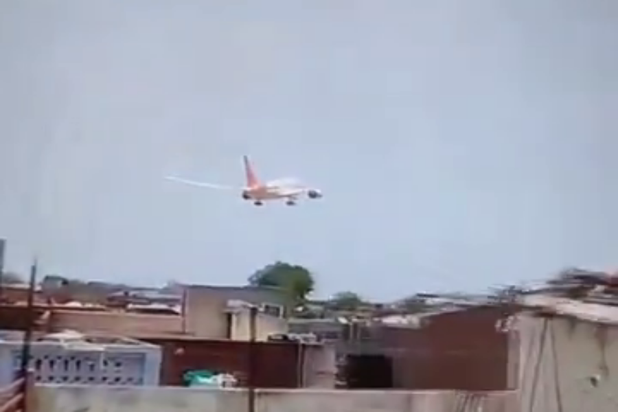 Ahmedabad Plane Crash - Pilot's Last Message | Plane Crash Updates | www.firstrajasthan.com